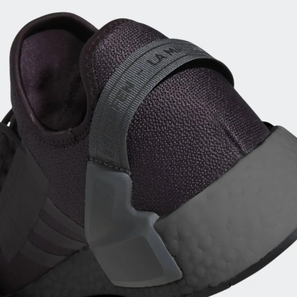 ⭐️Host Pick⭐️ NIB New Adidas Originals NMD R1.V2 Athletic Shoes, 7/10/12/11 - Picture 4 of 10